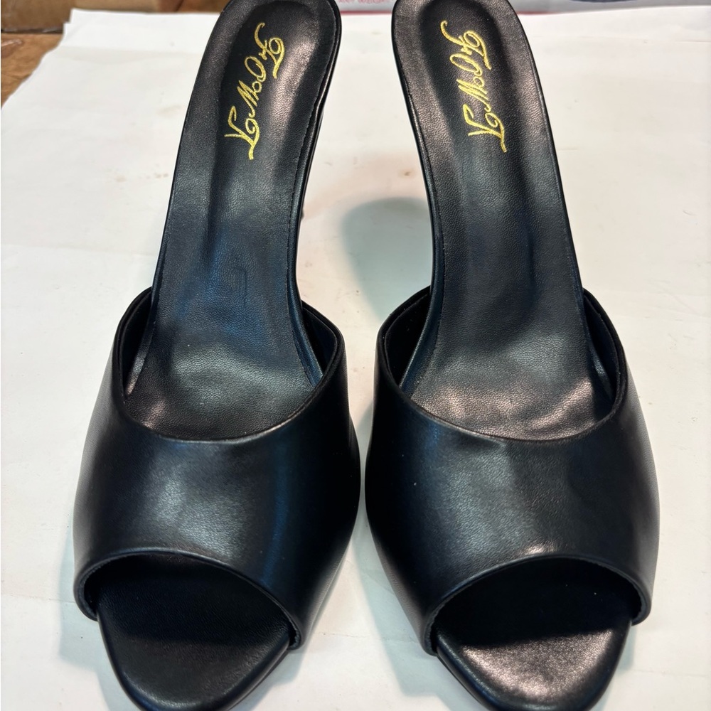 Super Sexy Elegant Black Leather Mules